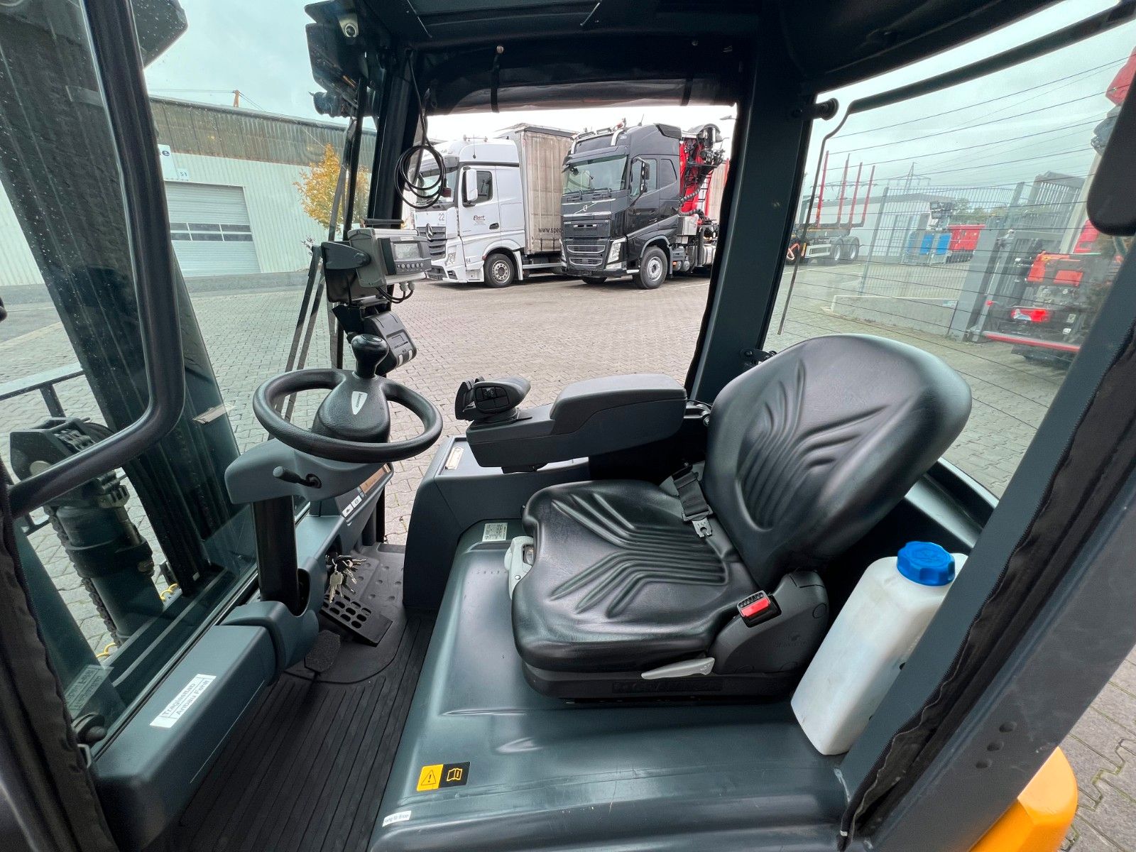 Fahrzeugabbildung Jungheinrich EFG 215 / Triplex: 4.25m! / SS / 1.285h / 2021