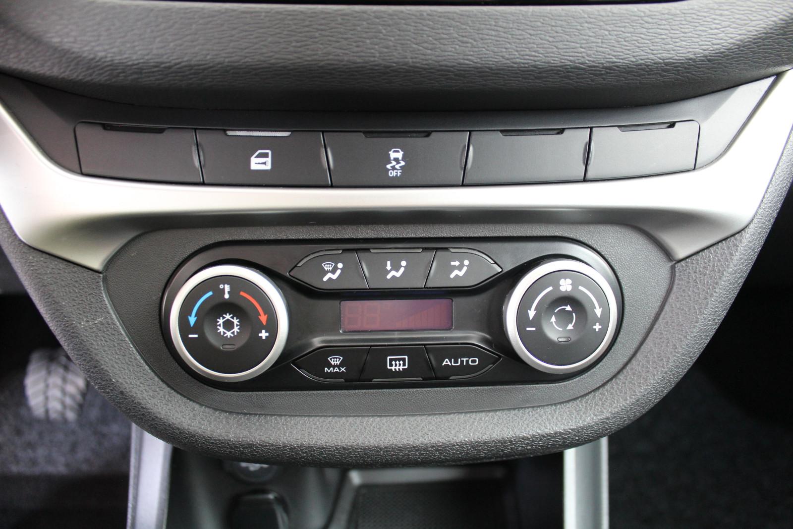 Lada Vesta Cross Sitzheizung Bluetooth Climatronic