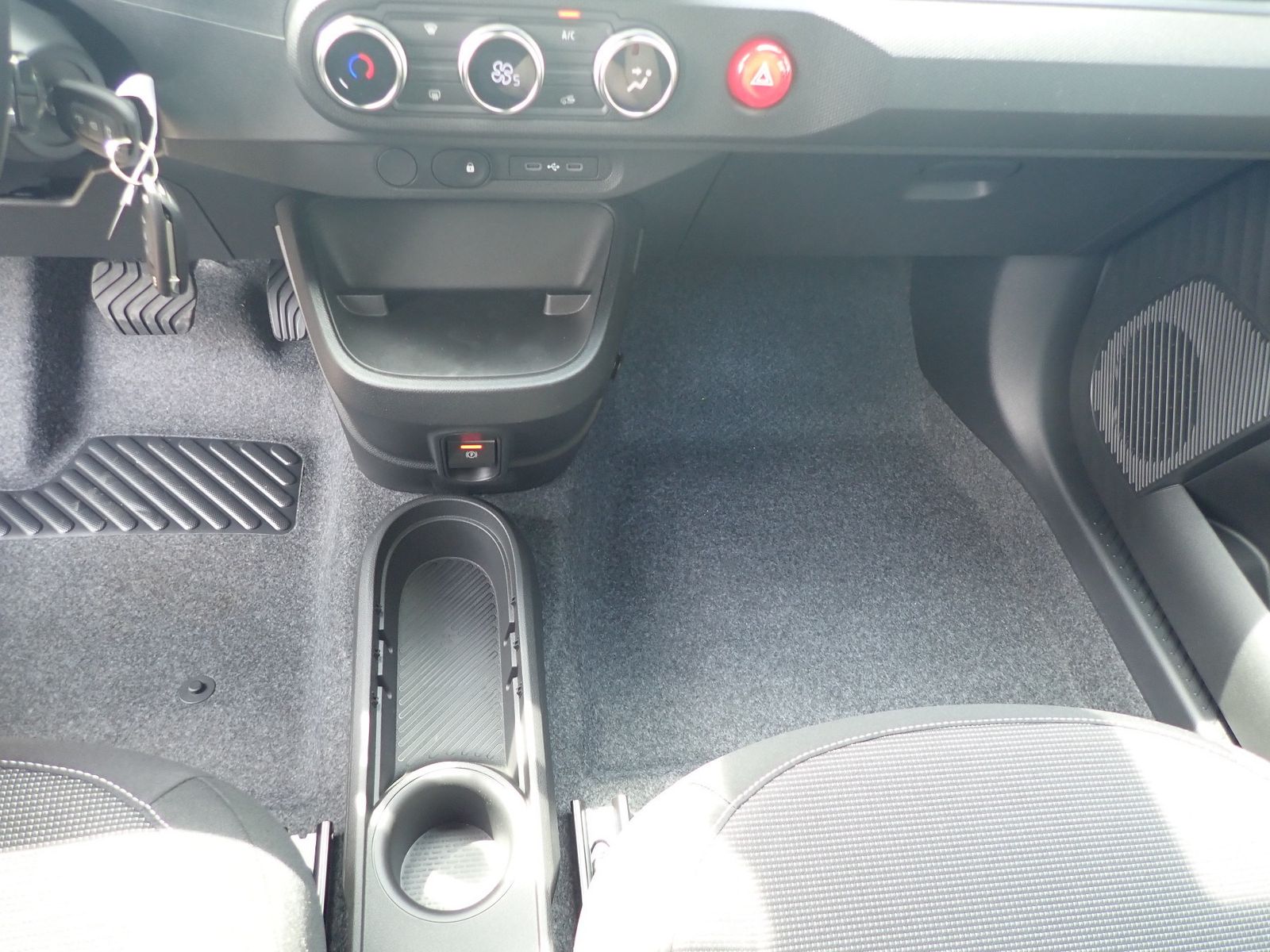 Fahrzeugabbildung Renault Twingo E-TECH elektr. Evolution 80hp Urban Range