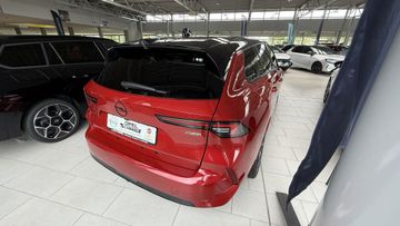 Fotografie 4 des Opel Astra Sports Tourer 1.2 Turbo Hybrid 48 V GS