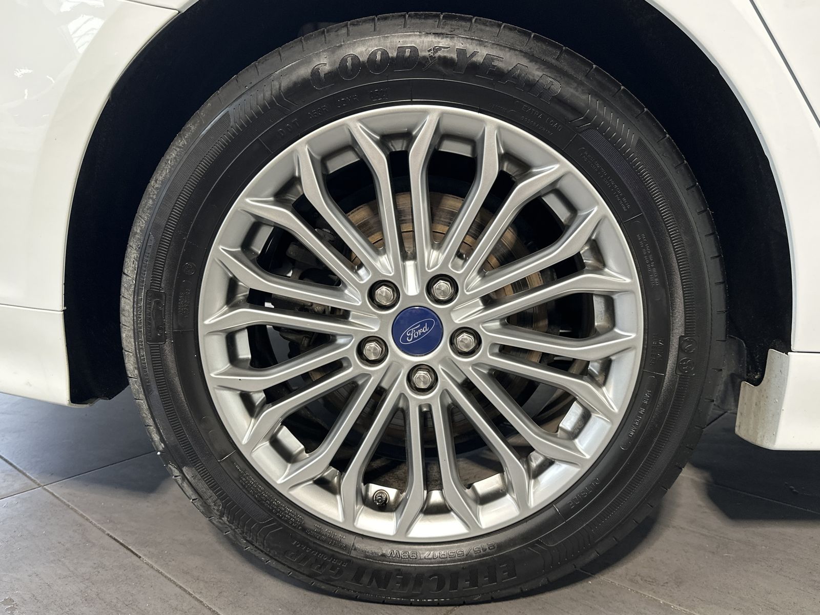 Fahrzeugabbildung Ford Mondeo Turnier 2.0 EB Aut.Titanium NAV+AHK+PP+VC