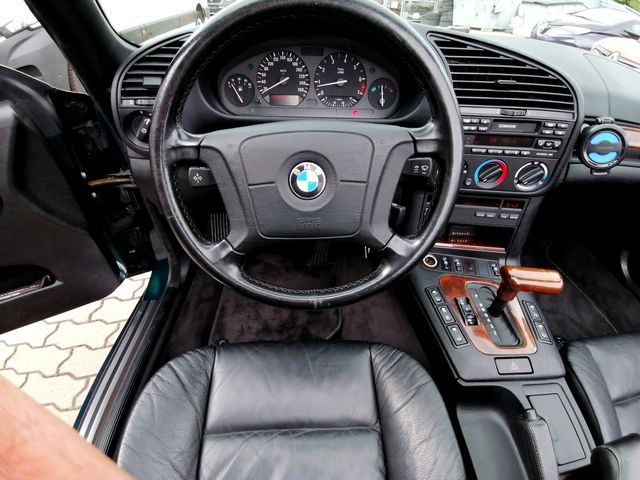 BMW 320 3 Cabrio (E36) 320i