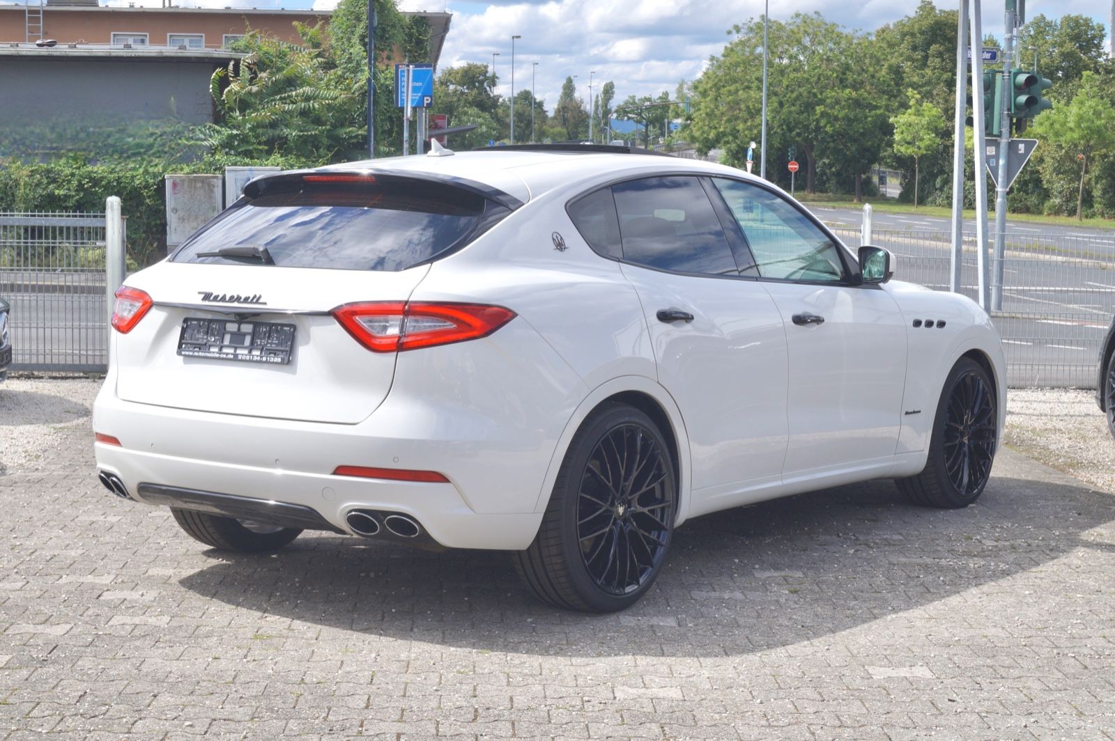 Fahrzeugabbildung Maserati LEVANTE GRAN LUSSO S Q4*MOD.2018+PANO+22`LM*