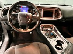 Fahrzeugabbildung Dodge Challenger R/T 5.7l HEMI V8, CARFAX + UNFALLFREI