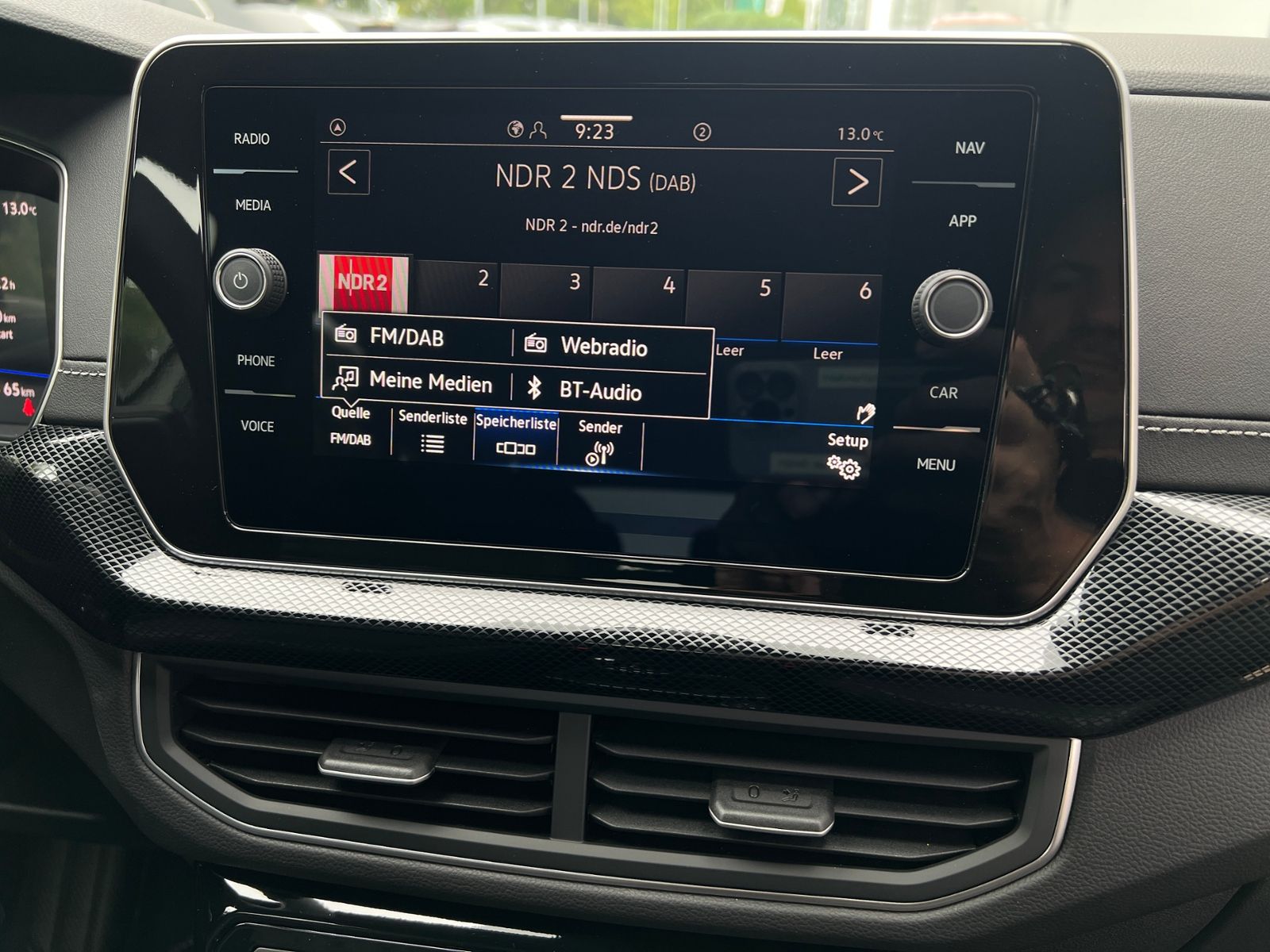 Fahrzeugabbildung Volkswagen T-Cross R-Line 1.5 TSI DSG *BlackStyle,AHK,IQ Li