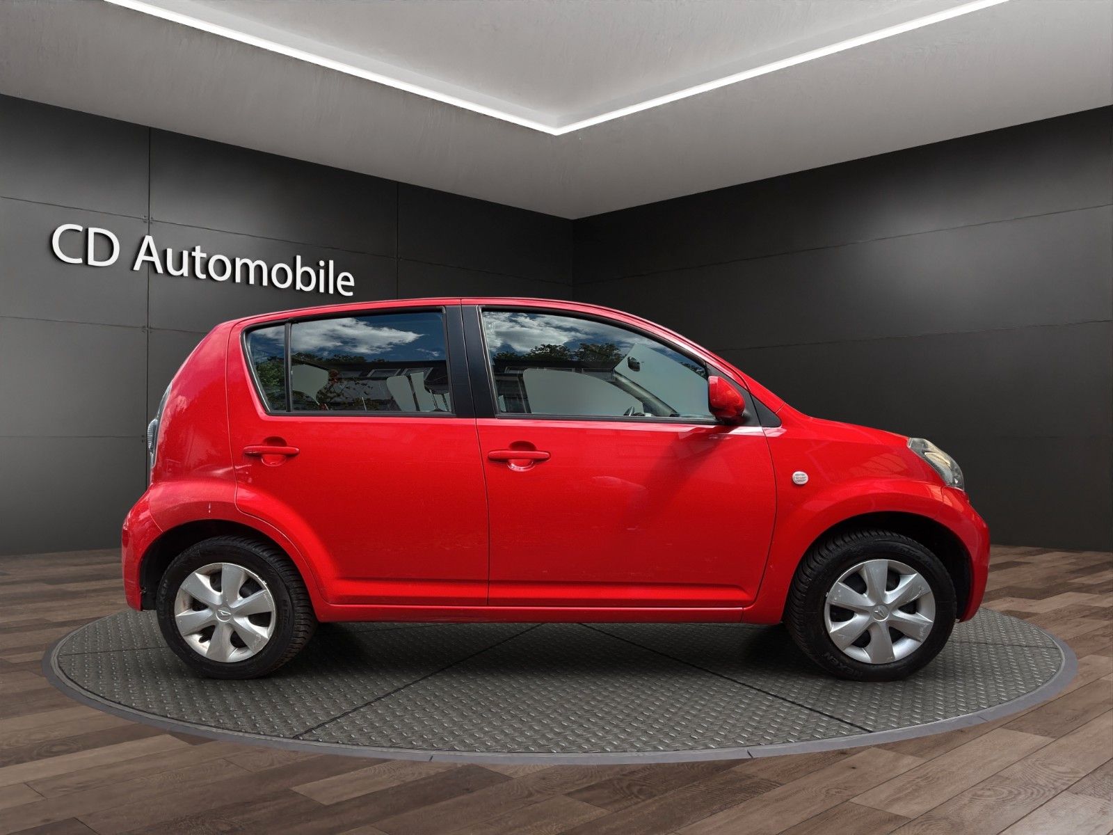 Fahrzeugabbildung Daihatsu Sirion 1.0 Klima/GSSD/Parktronik/TÜV NEU/2Hand