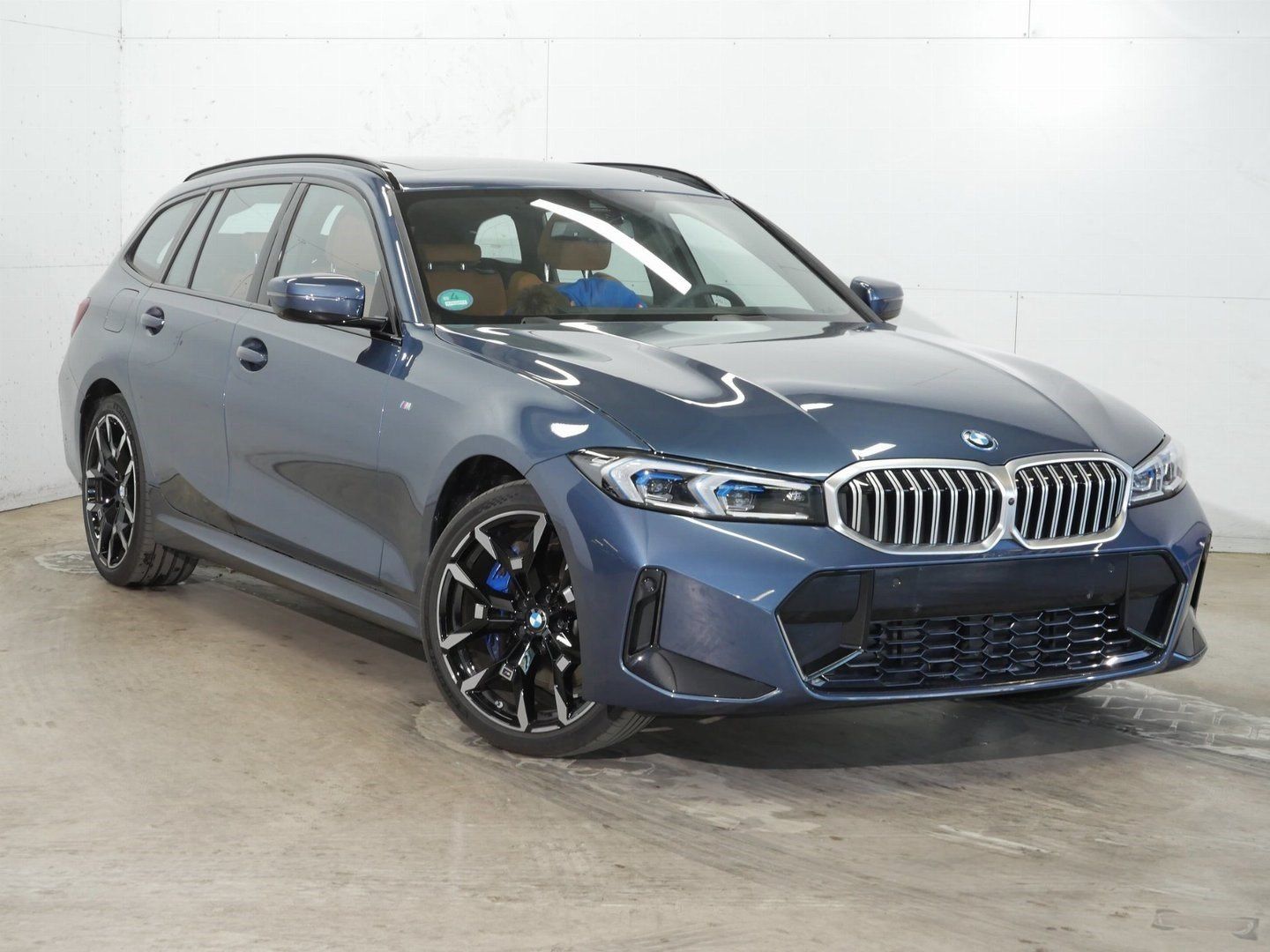 BMW 330 - Bild 3
