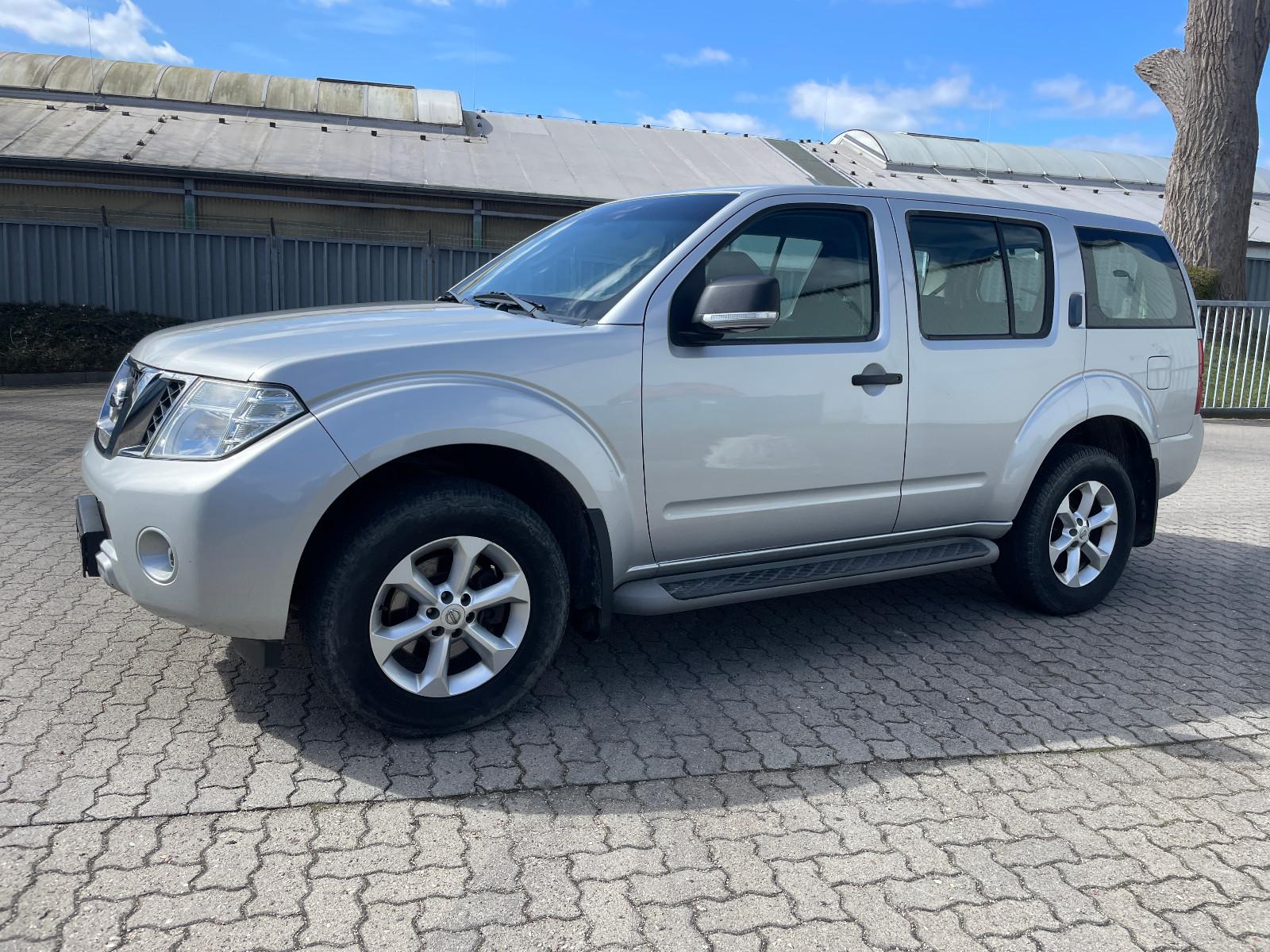 Nissan Pathfinder 2.5 dCi XE