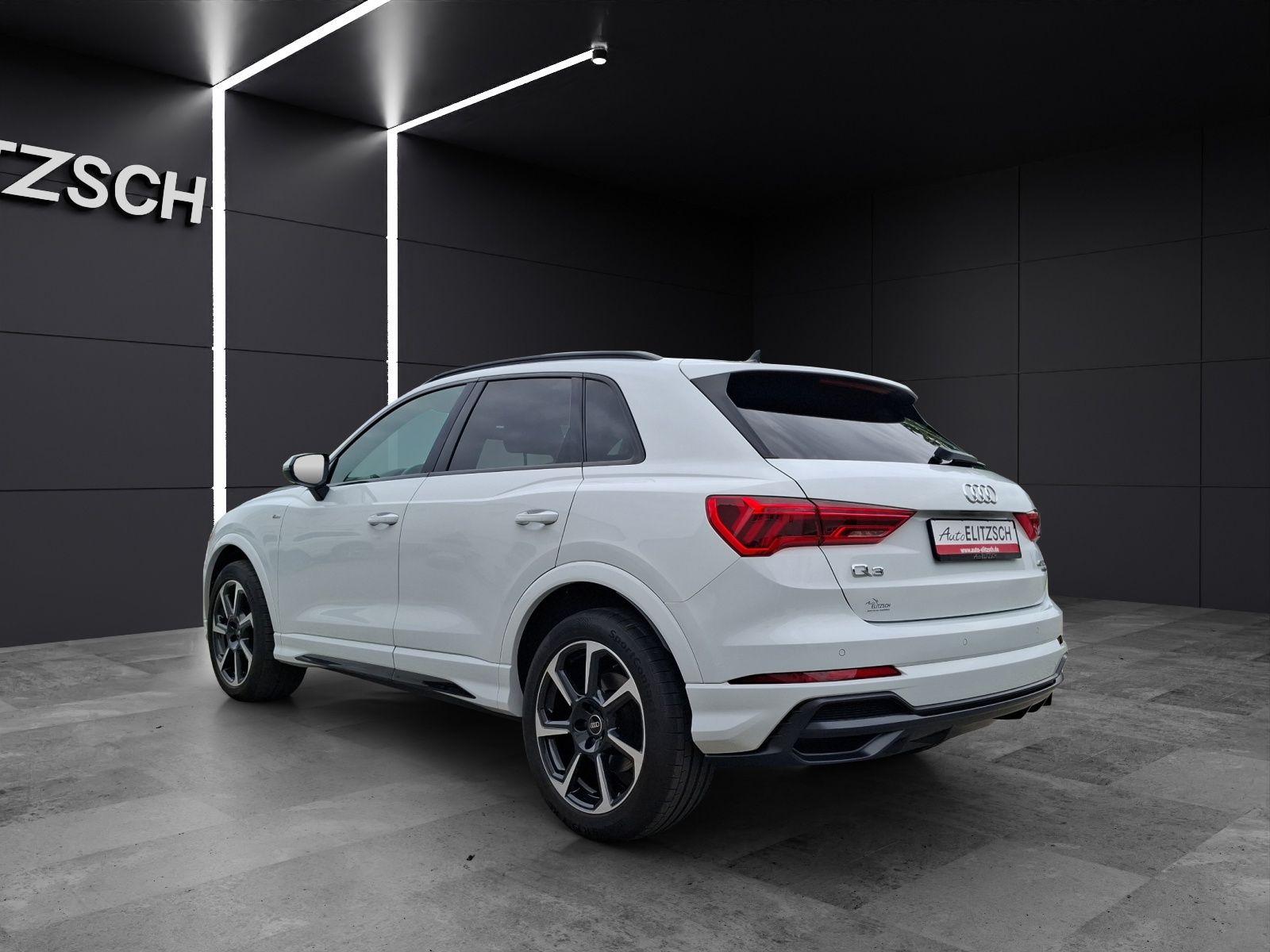 Fahrzeugabbildung Audi Q3 40 TDI quattro S-line S-tronic LED AHK Navi A