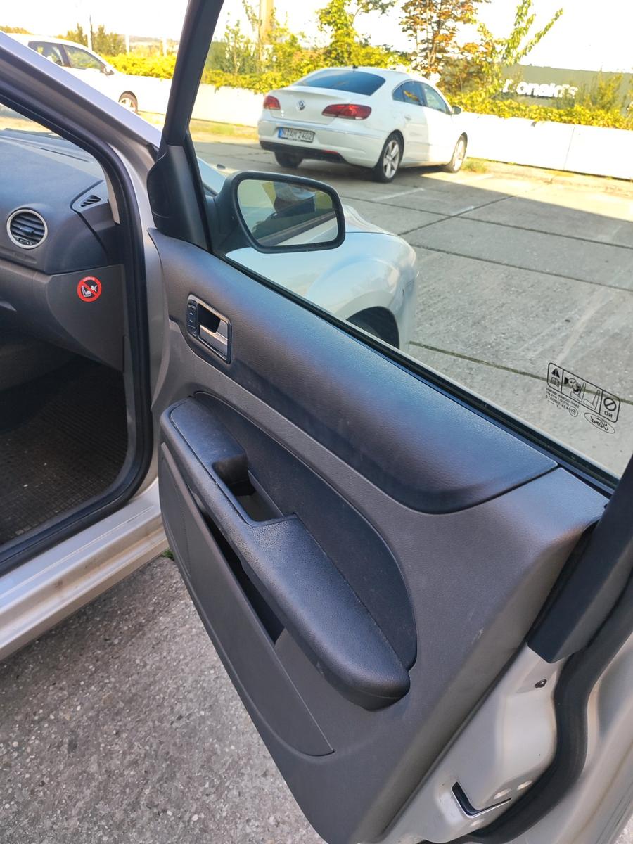 Ford Focus 2007 — photo 9