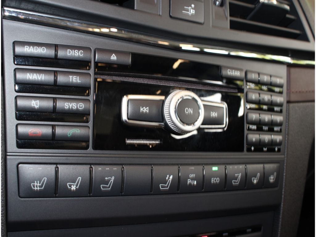 Fahrzeugabbildung Mercedes-Benz E 350 CGI AMG Line BlueEff. Designo*H&K*TOP