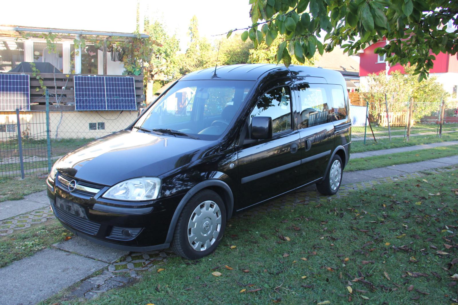 Opel Combo 2009 — interior