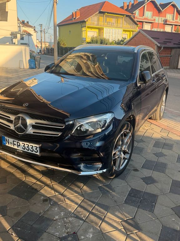 Image of Mercedes-Benz GLC 250