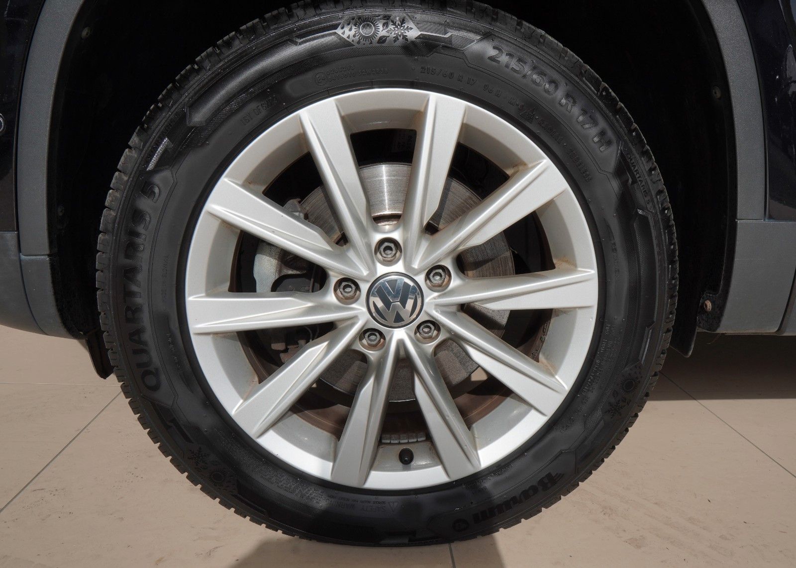 Fahrzeugabbildung Volkswagen Tiguan Sport & Style 4Motion*Aut.*Navi*Leder*AHK
