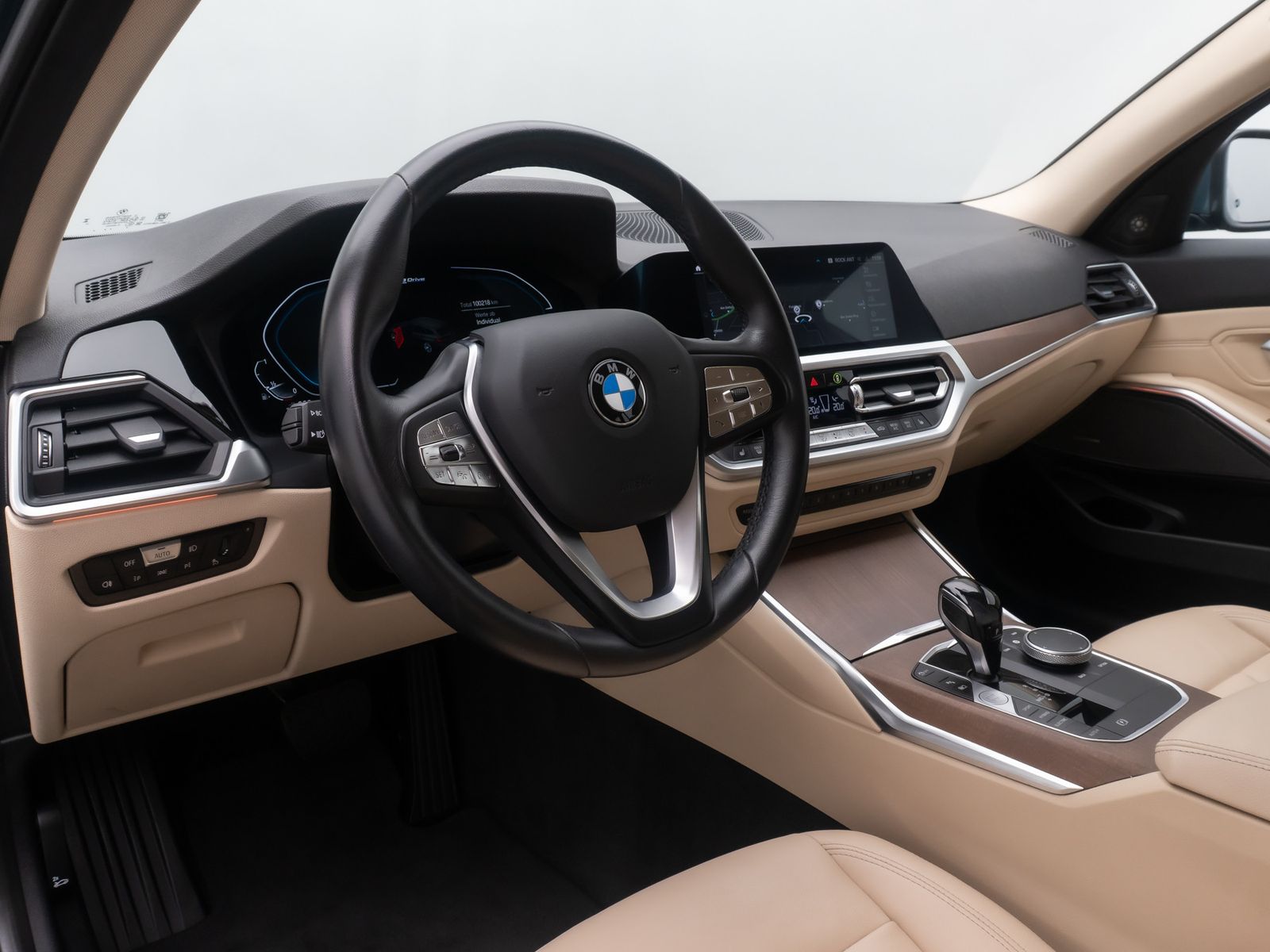 Fahrzeugabbildung BMW 330e xD Alarm HUD H/K DAB Memory Leder Sport