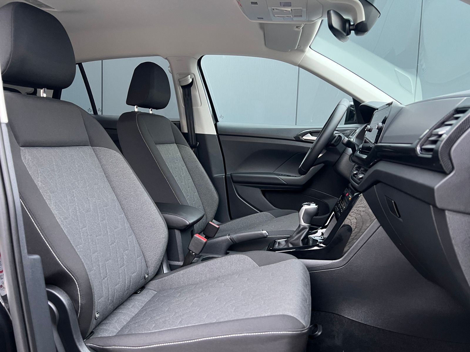 Fahrzeugabbildung Volkswagen T-Cross 1.5 TSI Life DSG *IQ-Light, PDC, Kamera,