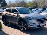 Hyundai Tucson Advantage 4WD - Hyundai TUCSON Gebrauchtwagen in Duisburg