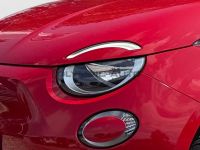 Fiat 500e RED 42 kWh GJR CARPLAY NAVIGATION KAMERA LM - Image