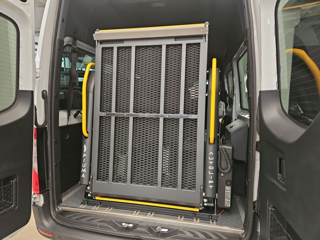 Fahrzeugabbildung Mercedes-Benz Sprinter 317 Kombi L2H2 Mobility Rollstuhl Lift