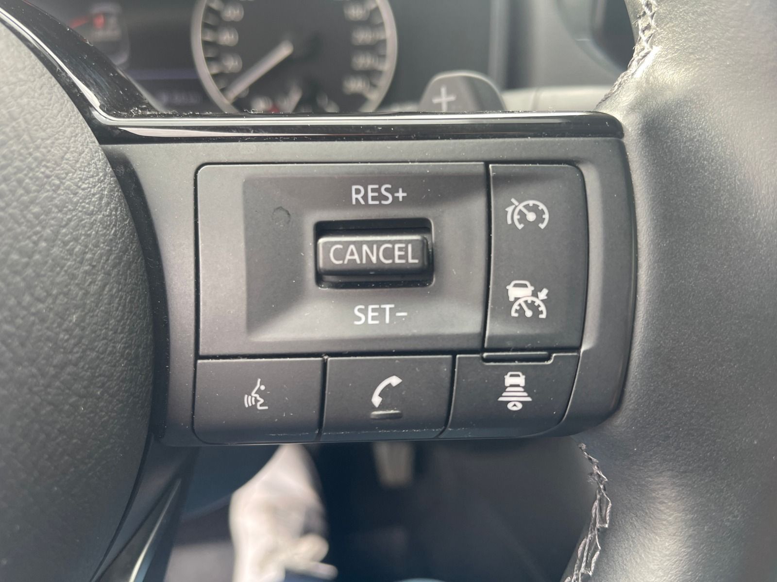 Fahrzeugabbildung Nissan Qashqai 1.3 Mild-Hybrid N-Connecta Automatik ACC