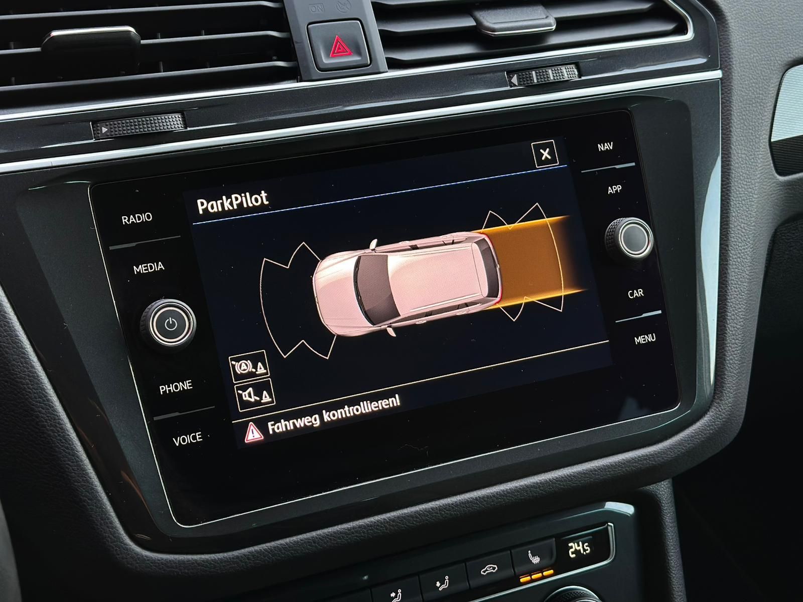 VW Tiguan 2.0TDI R LINE 4M* LED#SHZ#ACC#NAVI#SPUR - Image 21