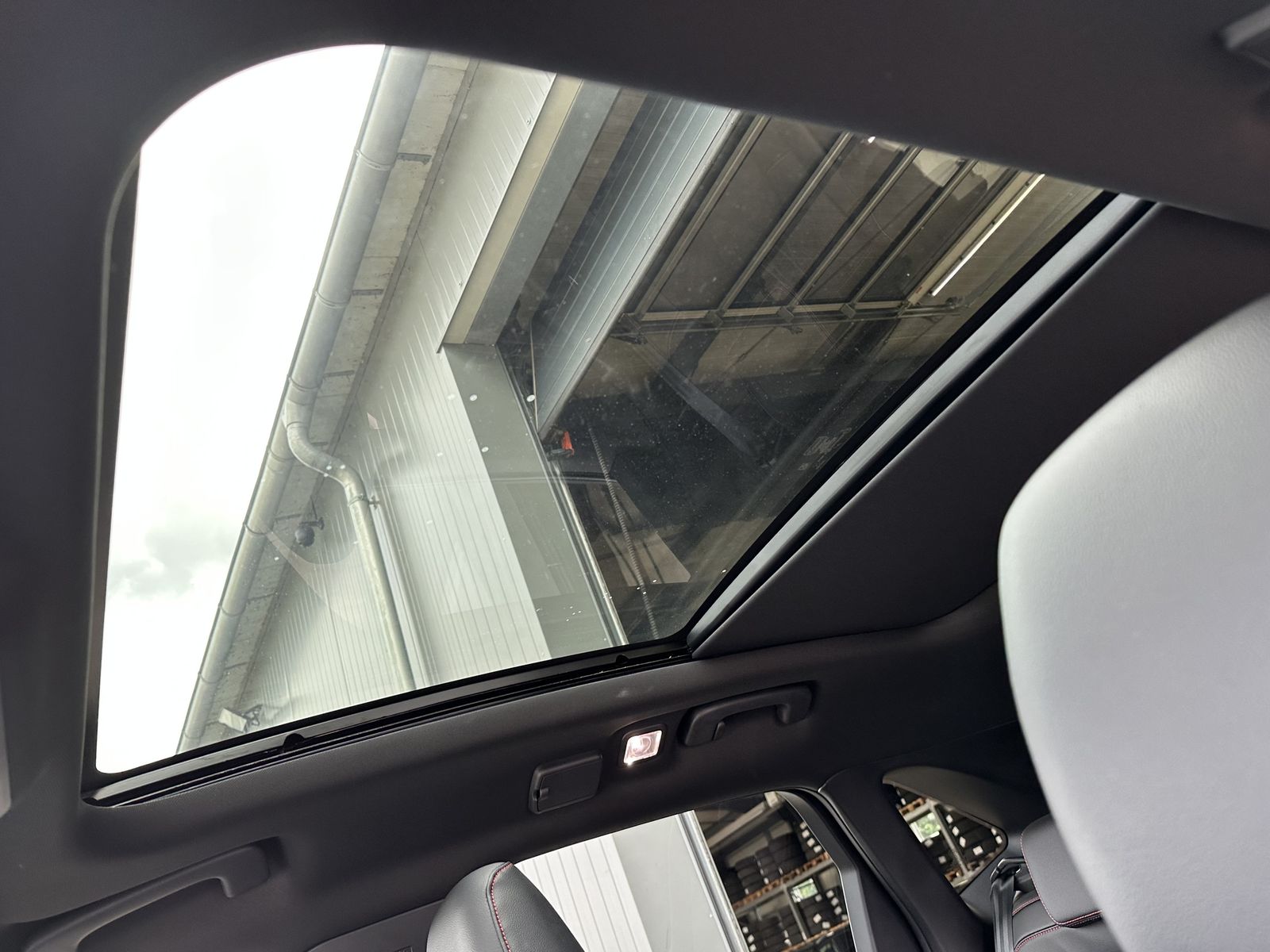 Fahrzeugabbildung Ford Kuga 2.0 EB 4x4 Aut. ST-Line X NAV+LED+PANO+AHK