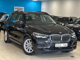 BMW X5 xDrive 30d SAG/HUD/AHK/Panor/Komf/Park&DrivAs - BMW X5: Xdrive