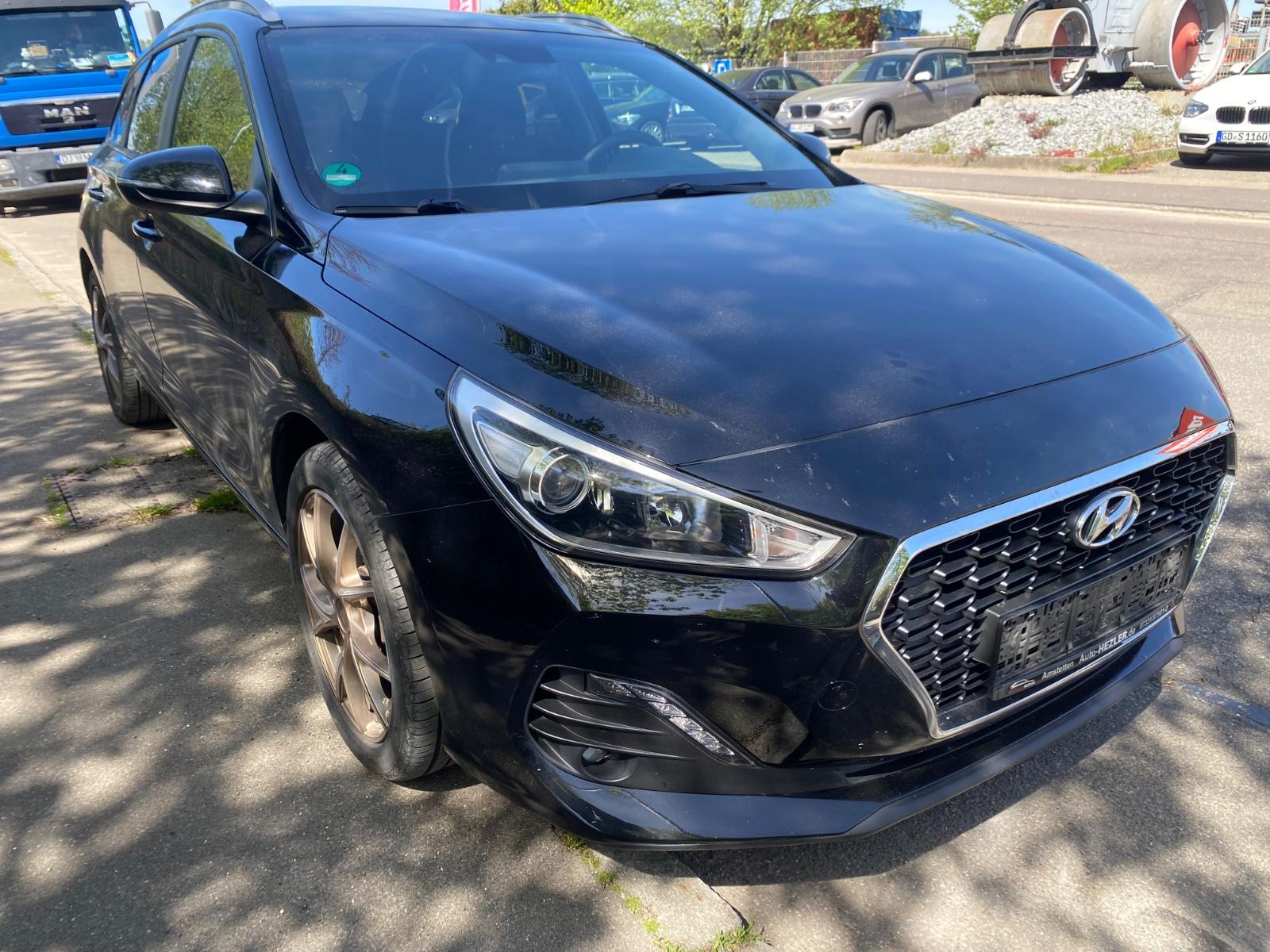 Hyundai i30 cw Style Automatik Spurhalte. 110TKM 1 HAND
