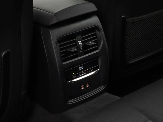 BMW 330, 2022 — 28