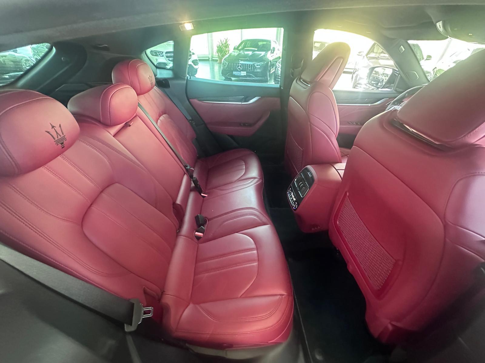 MASERATI LEVANTE MODENA 349 ch 4X4 BVA - INTERIEUR CUIR - GPS - CAMERA DE RECUL - SUSPENSION PNEUMATIQUE