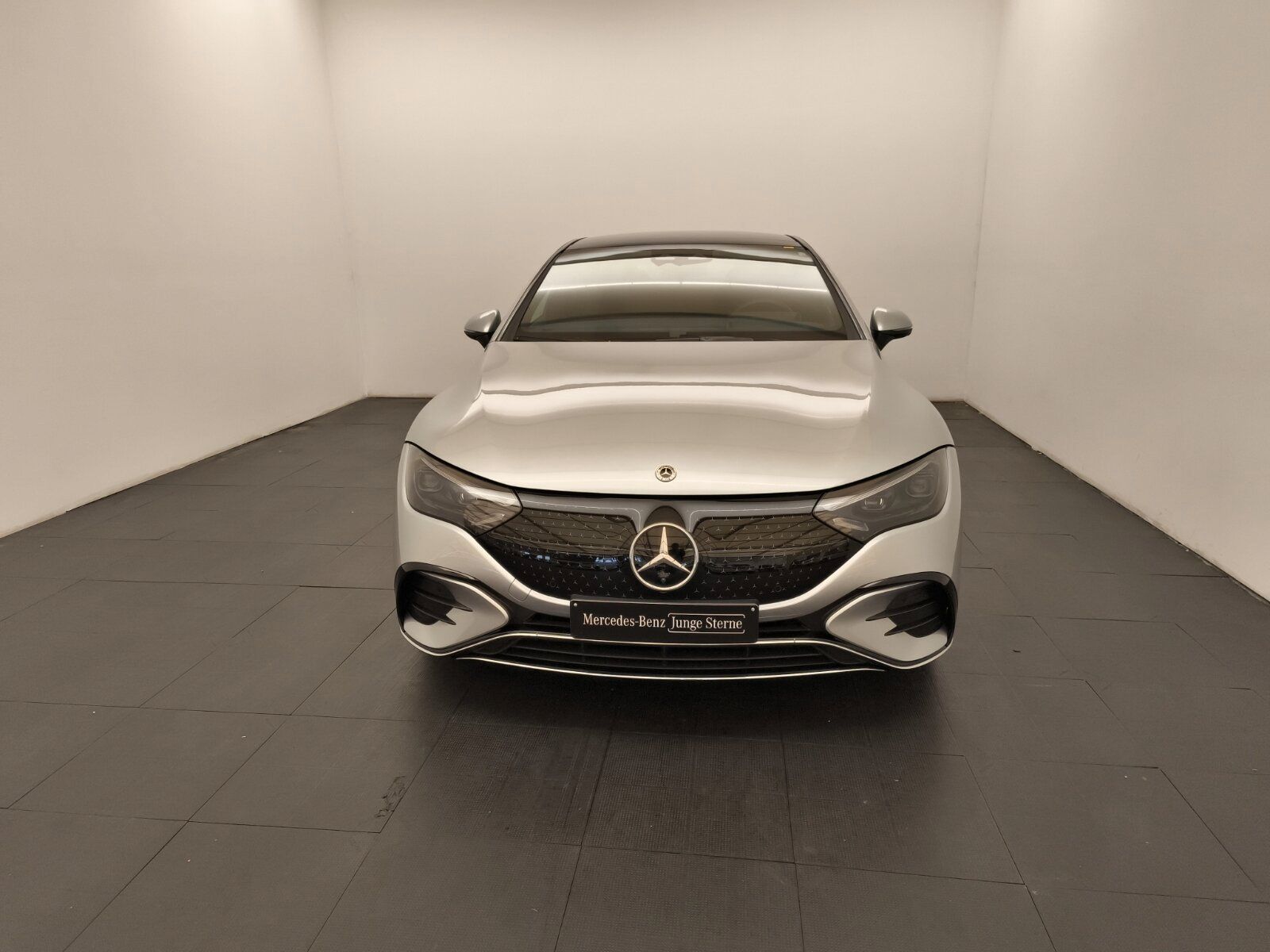 Mercedes-Benz EQE 350 4M AMG Pano Distr DigiLight HeadUp 360° imagem 2