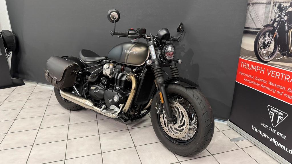 Triumph BONNEVILLE BOBBER 2 farb-matt, Heck&Rasten Umbau