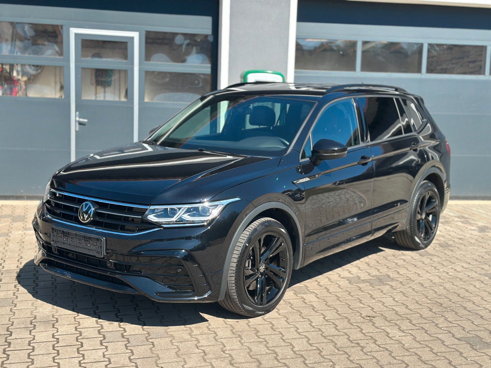 Volkswagen Tiguan Allspace R-Line Black Style 4M AHK 1.Hd imagem 3