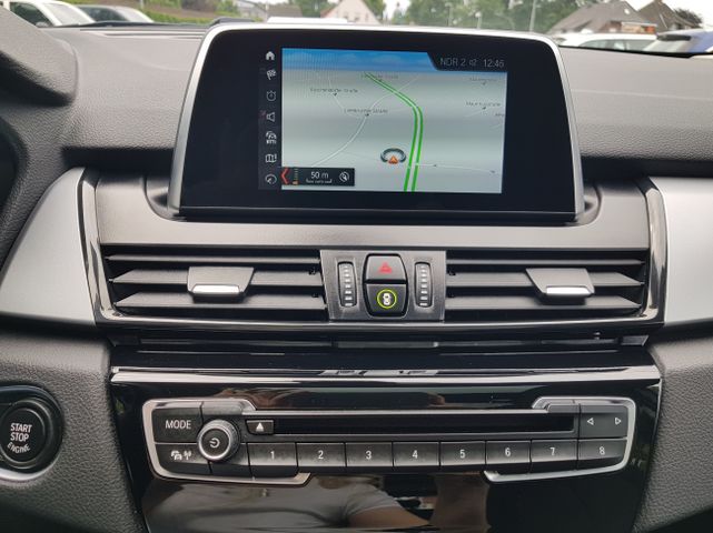 Fahrzeugabbildung BMW 218d Active Tourer Advantage+LED+Pano+Kamera+DAB