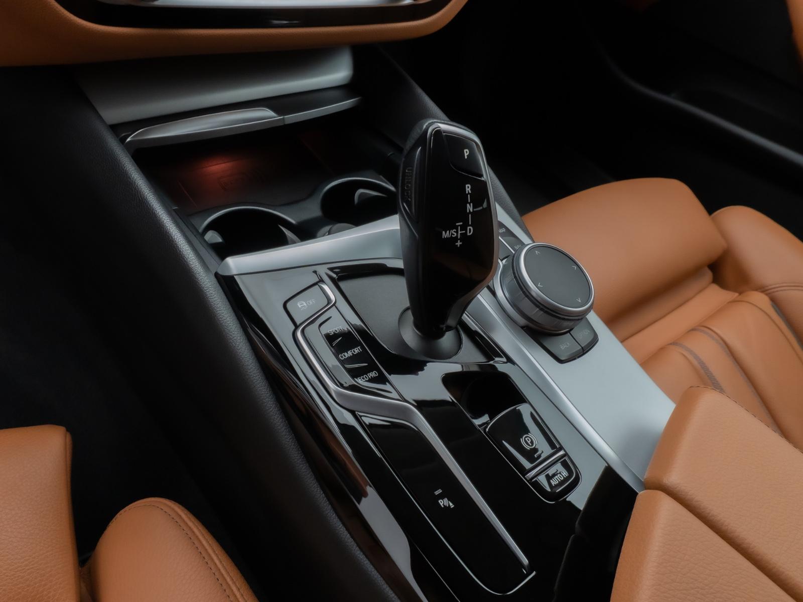 BMW 520 d Kamera HUD DAB Lenkrhzg Massage AHK Alarm, миниатюра 24