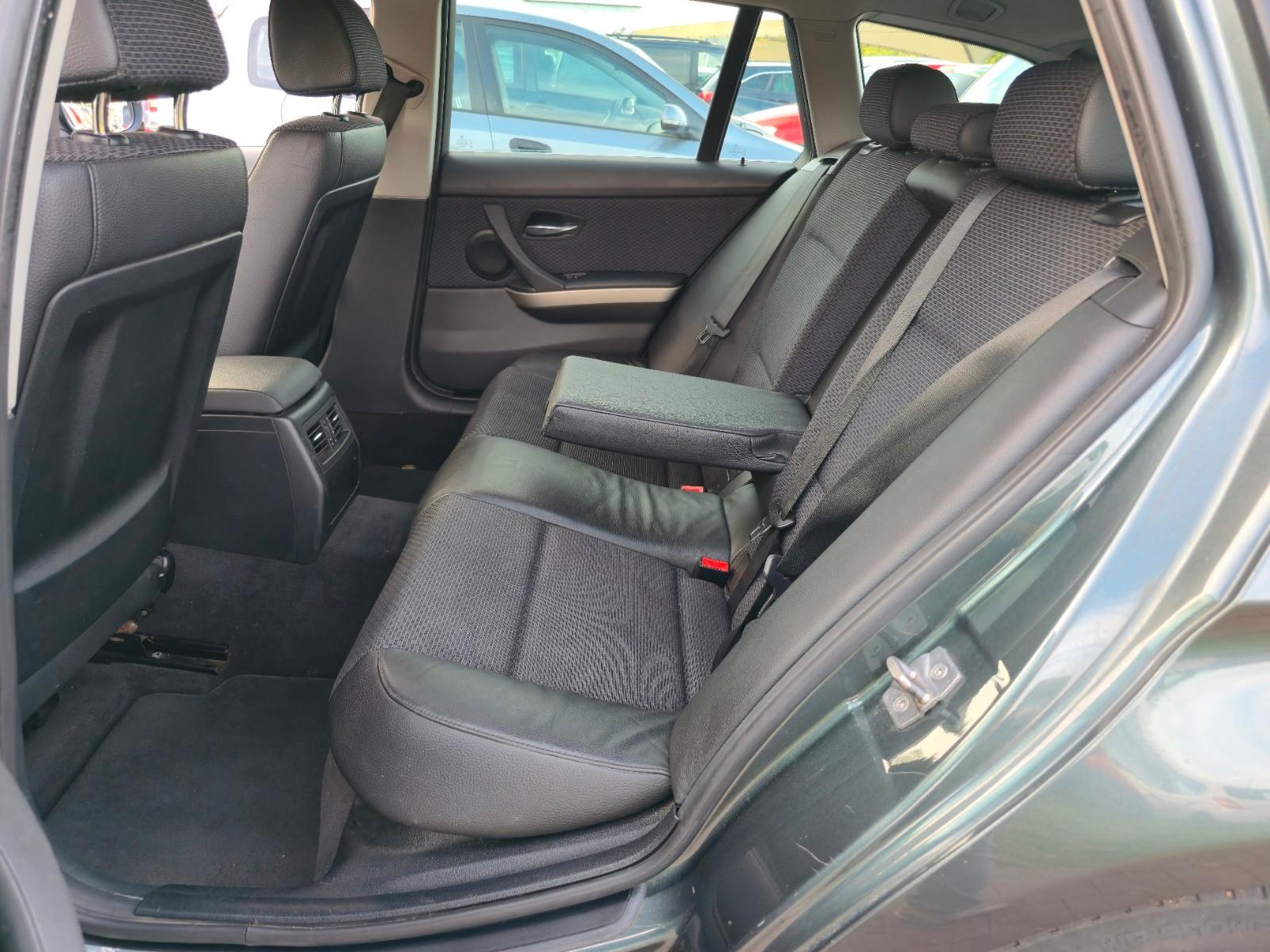 BMW 320 2011 — photo 13