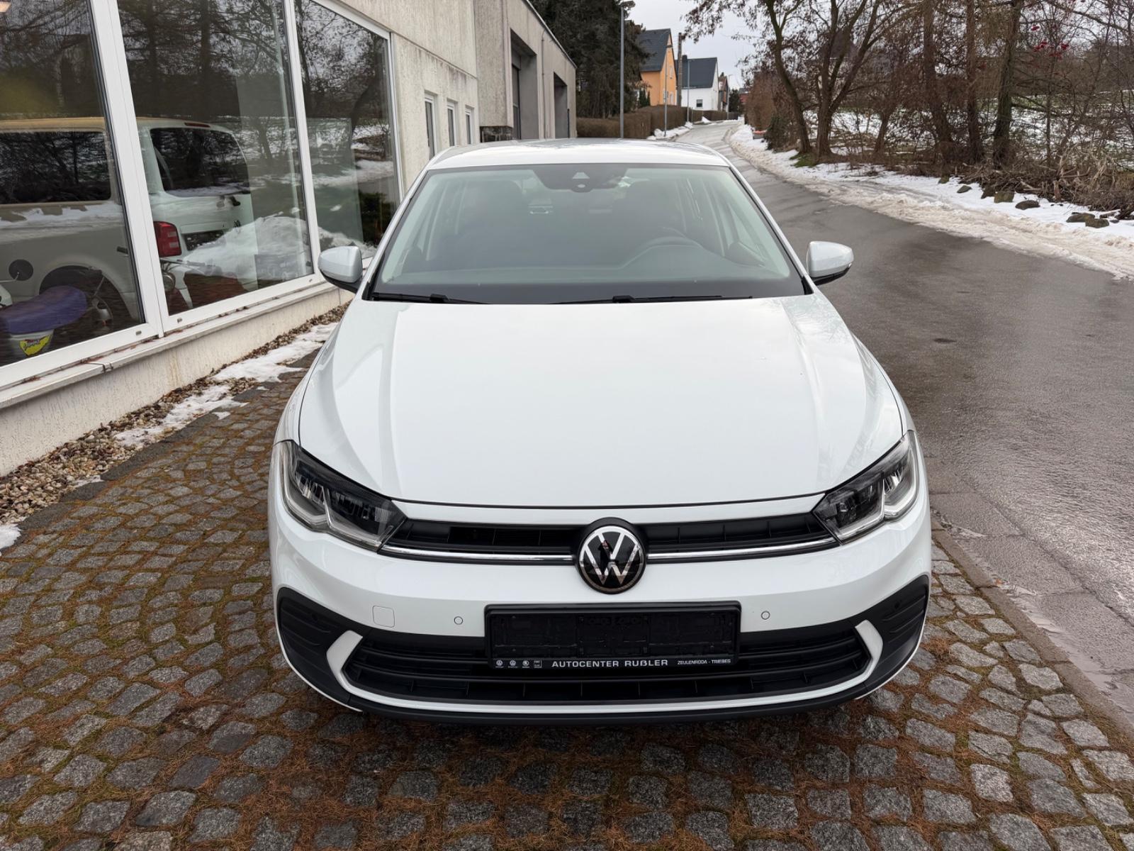 Volkswagen Polo VI Basis