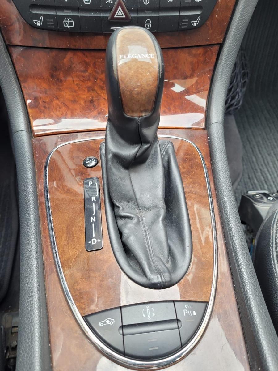 Mercedes-Benz E320 2004 — photo 9