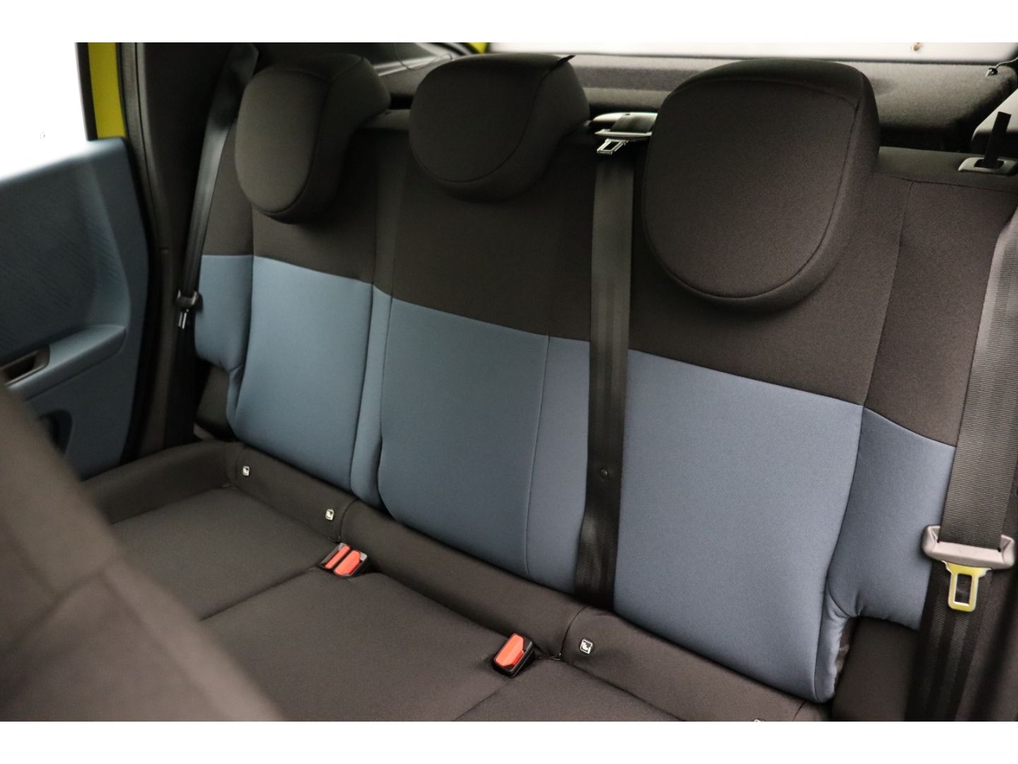 Fahrzeugabbildung Fiat Grande Panda 1.2 Hybrid 74 kW Icon Digitales Coc