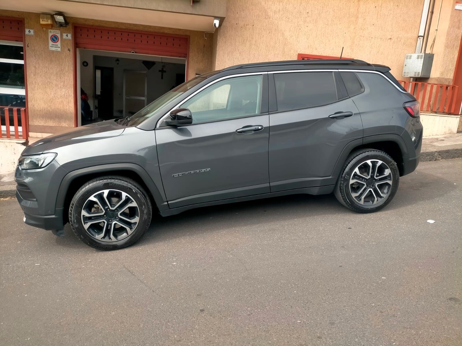 Jeep Compass 1.6 Multijet II 2WD Limited imagem 3