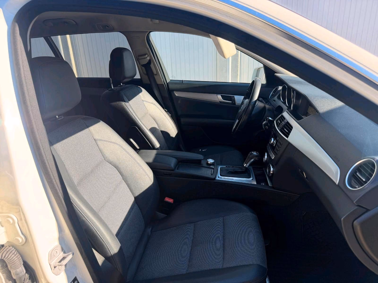 Mercedes-Benz C220 2012 — photo 12