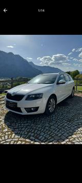 Skoda Octavia 1.6 TDI 4x4 Style Combi Style - Skoda Octavia mit Diesel-Antrieb: Allradantrieb, Kombi, 1.6