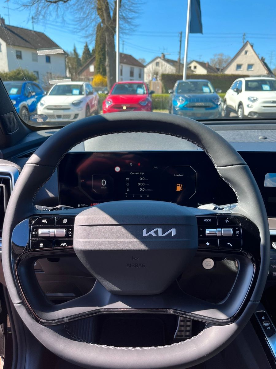 Fahrzeugabbildung Kia Sorento Platinum 4WD 7-Sitzer Pano Leder uvm.