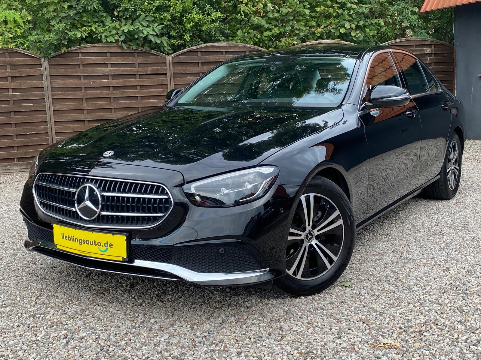 Mercedes E 200 - 1