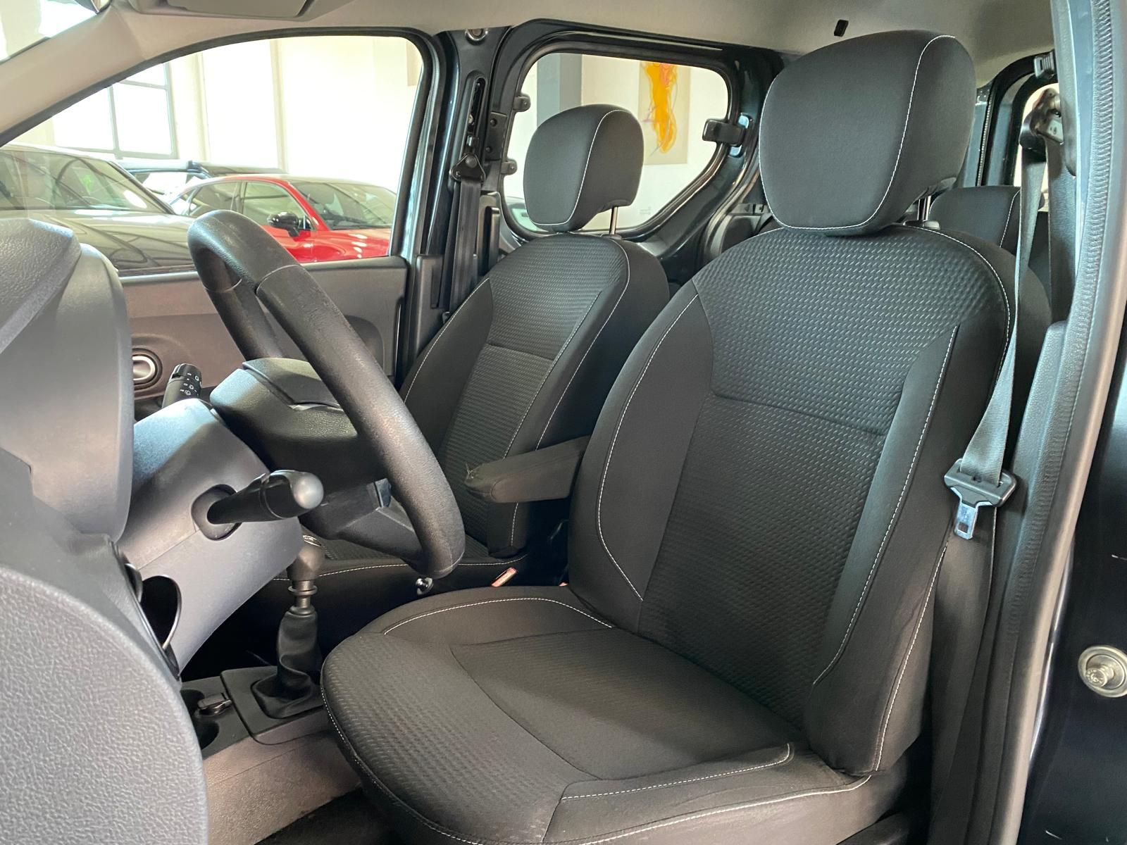 Fahrzeugabbildung Dacia Dokker 1.4 Comfort/Navi/5-Sitzer/