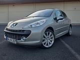 Peugeot 207 Platinum 150 THP Platinium 1. Hand Wenig KM - Peugeot 207 Platinium mit Benzin-Antrieb