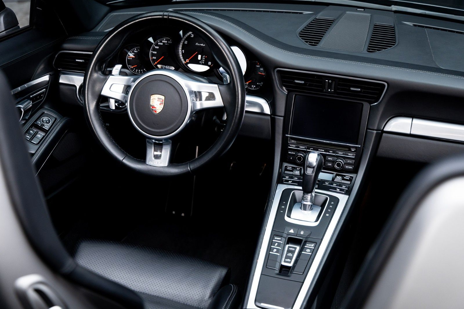 Fahrzeugabbildung Porsche Turbo Cabrio + 2. Hand + Scheckheft + Approved