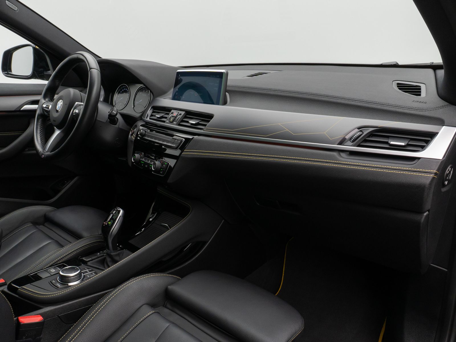 Fahrzeugabbildung BMW X2 sD18i M Sport Edition Panorama Kamera 19Zoll