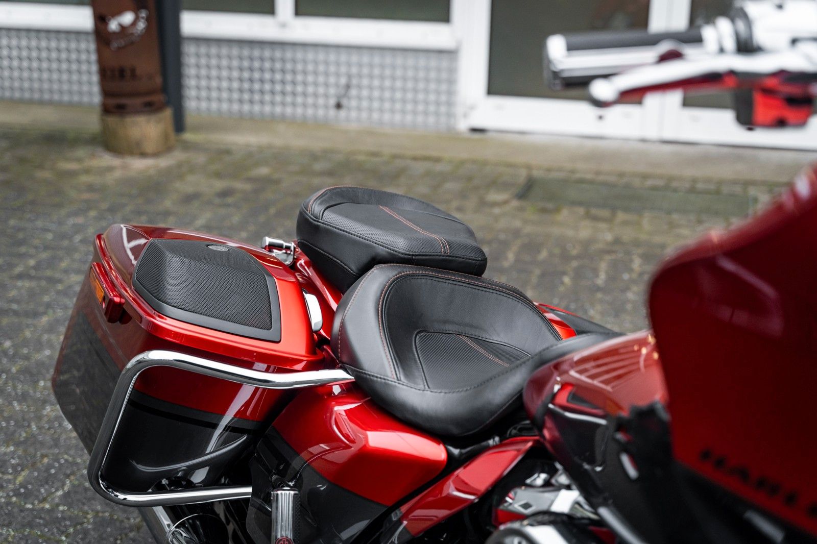 Fahrzeugabbildung Harley-Davidson FLTRXSE CVO ROAD GLIDE 117 CUI - JEKILL&HYDE -