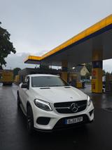 Mercedes-Benz GLE 350 d 4MATIC SCHECKHEFT FAMILIENWAGEN - : Familienwagen